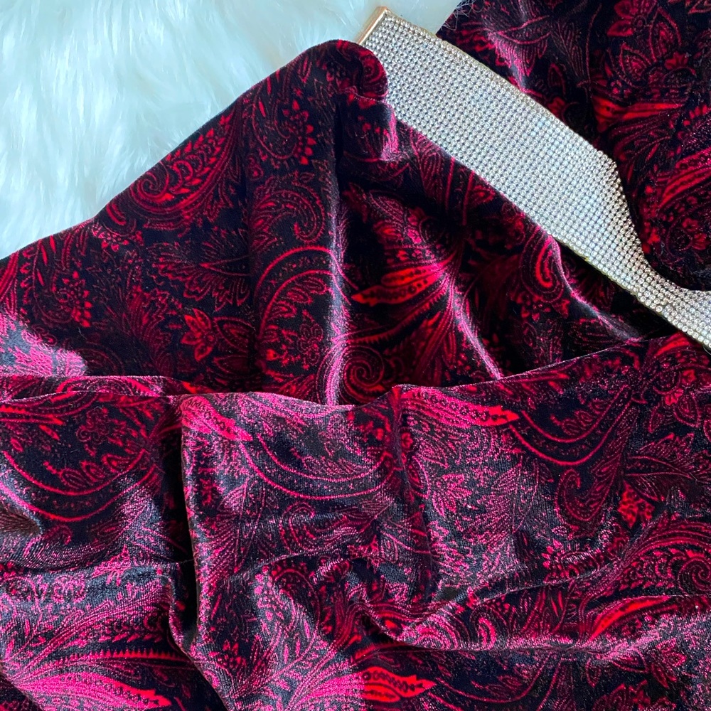 ❤️ 5/25 NWOT Soft Velvety Boutique Scarf